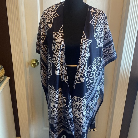 Women’s Black & White Bandana Print Halter Top XL & Cover-Up OS NWOT - Picture 6 of 10